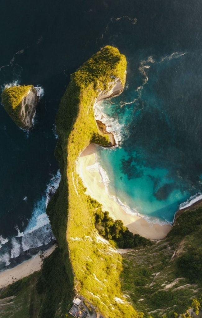 Kelingking Beach and its cliffs on Nusa Penida