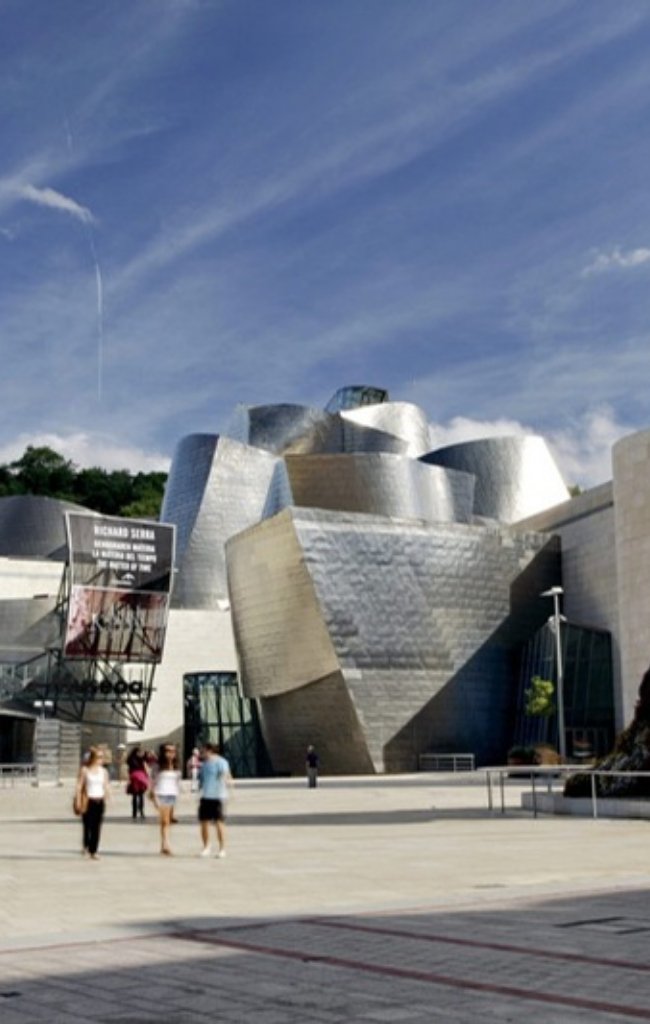 The titanium curves of the Guggenheim Museum in Bilbao